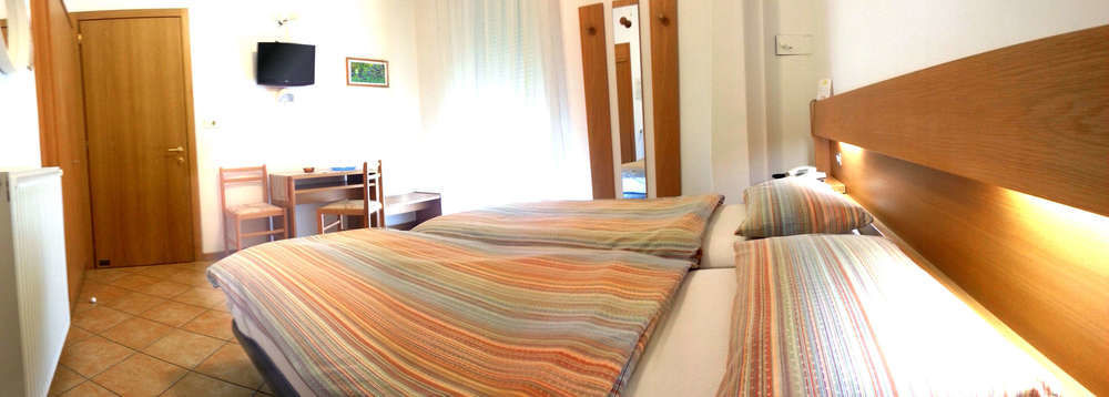 Hotel Villa Clara Torbole Sul Garda Luaran gambar