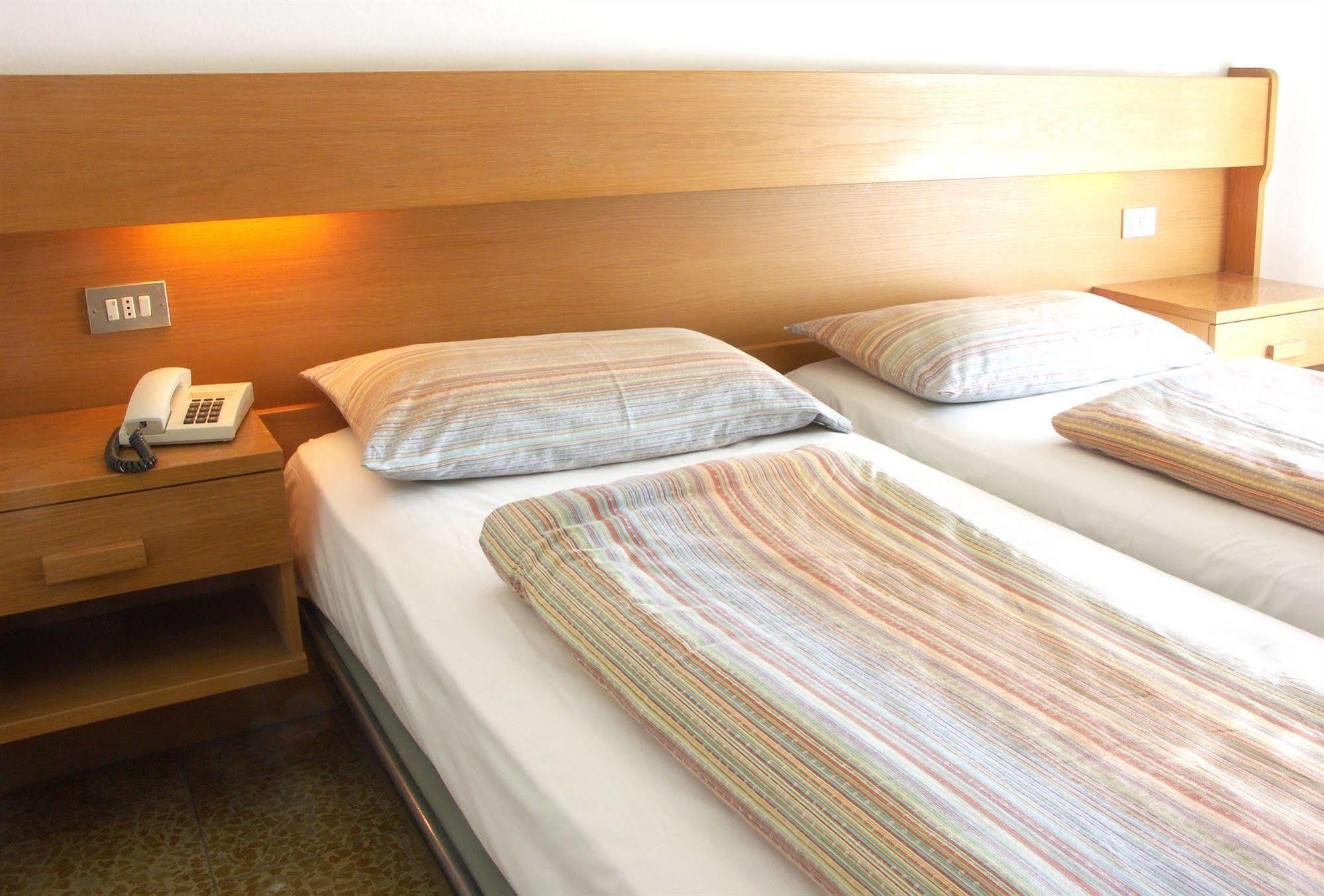 Hotel Villa Clara Torbole Sul Garda Luaran gambar