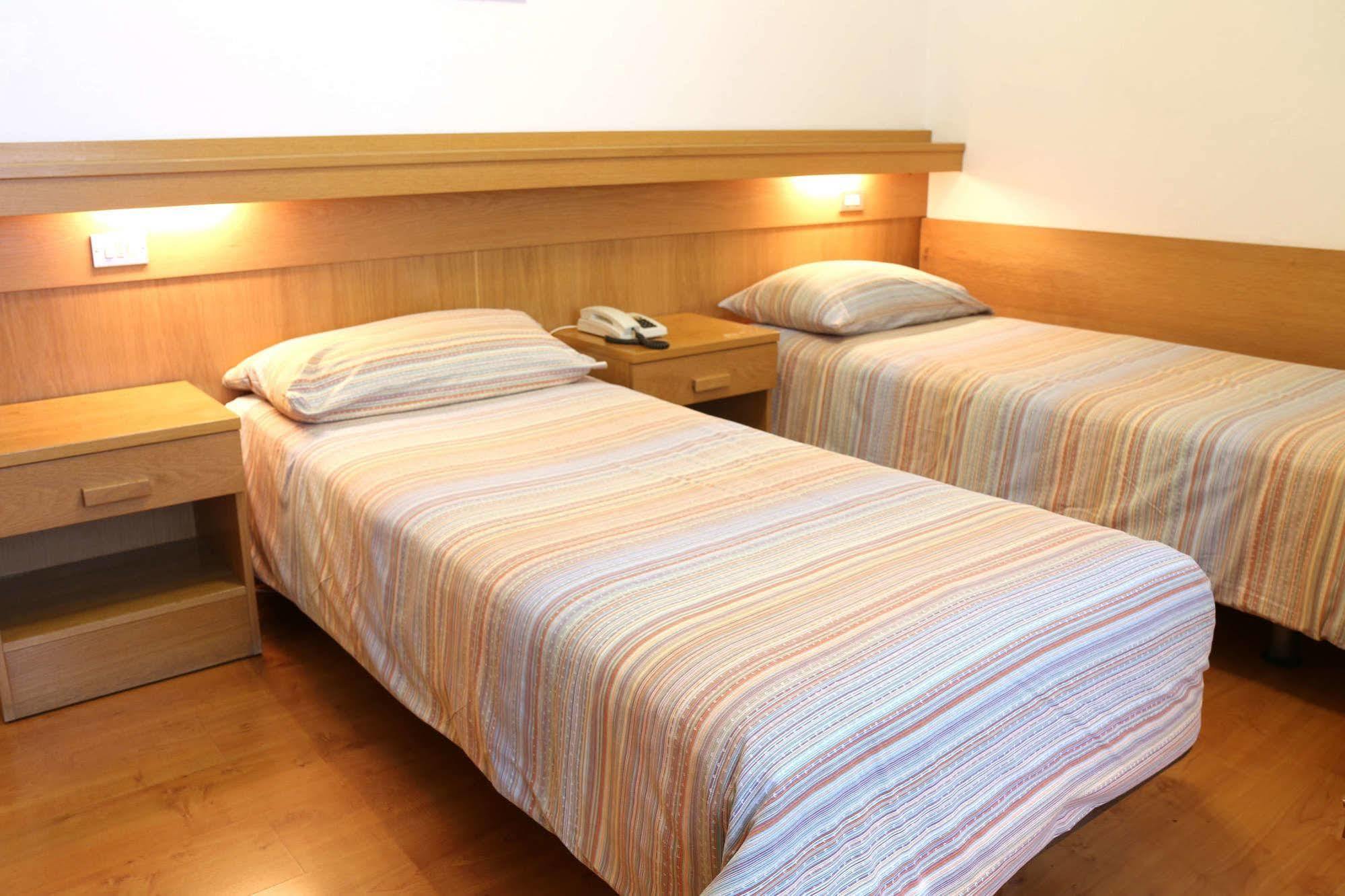 Hotel Villa Clara Torbole Sul Garda Luaran gambar