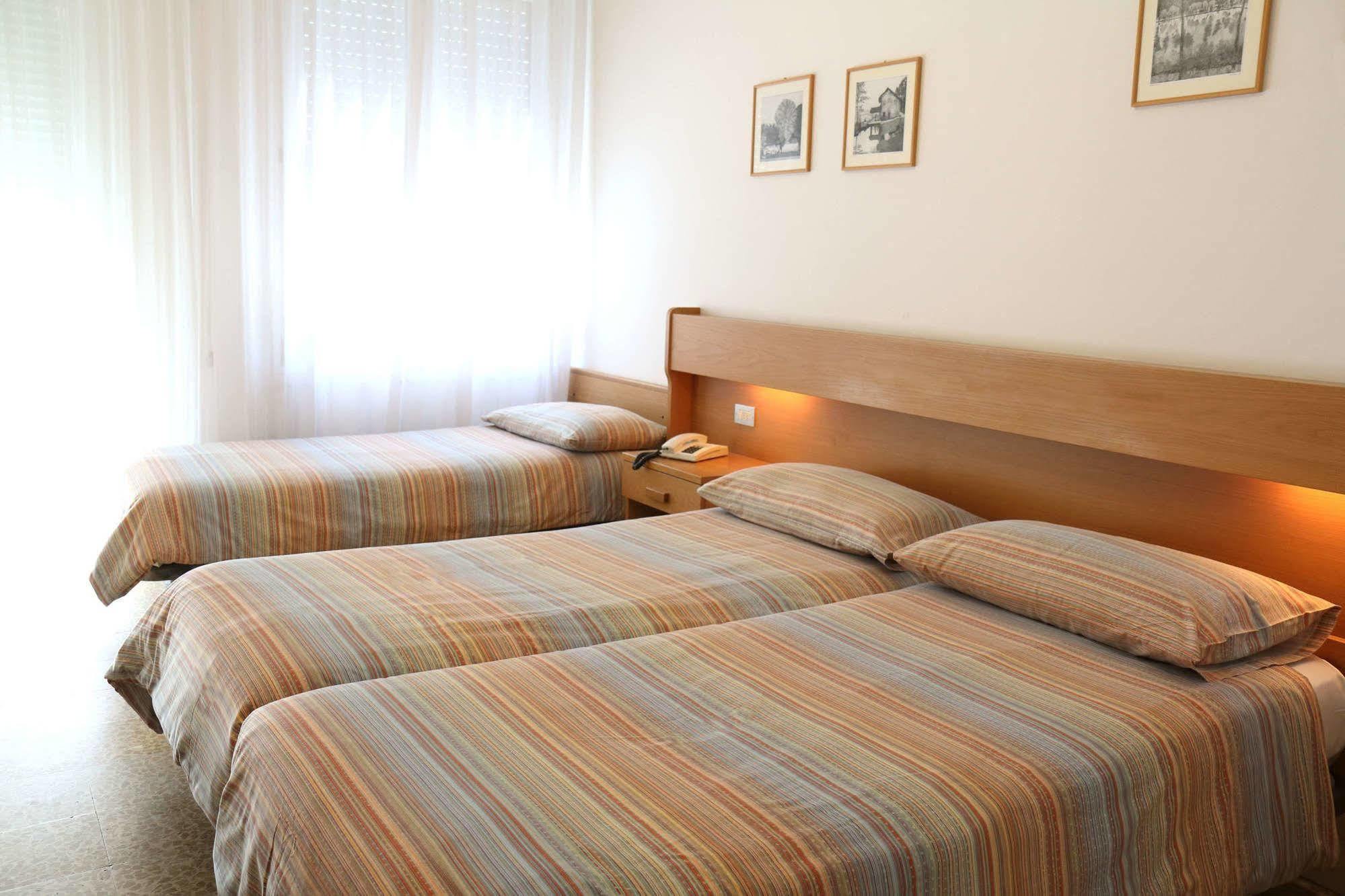 Hotel Villa Clara Torbole Sul Garda Luaran gambar